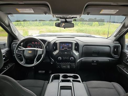 Used 2025 Chevrolet Silverado 2500 Custom w/ Custom Convenience Package AWD/4WD image 19