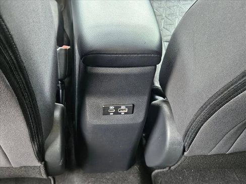 Used 2025 Nissan Kicks SV w/ Charging Package AWD/4WD image 17