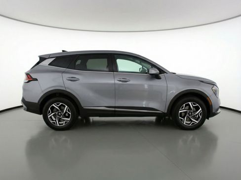 Used 2025 Kia Sportage LX image 11