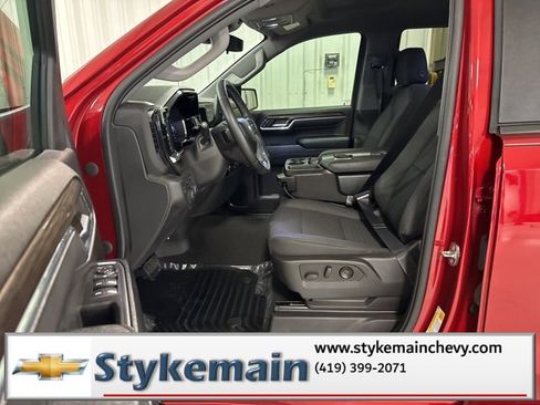 Used 2023 Chevrolet Silverado 1500 LT image 33