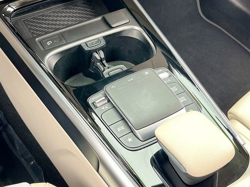 Used 2021 Mercedes-Benz GLB 250 image 16