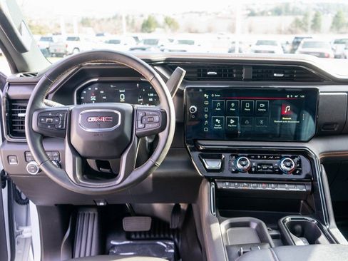 Used 2024 GMC Sierra 2500 AT4 w/ AT4 Premium Plus Package image 16