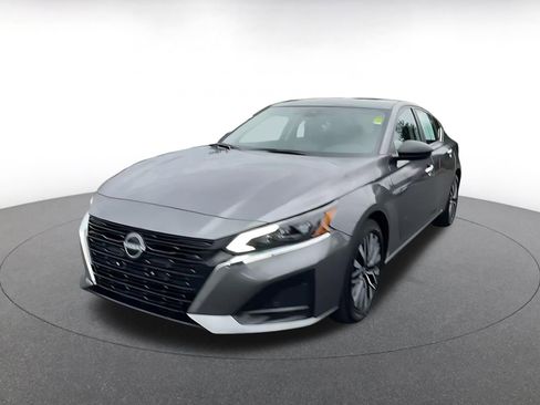 Used 2025 Nissan Altima 2.5 SV image 7