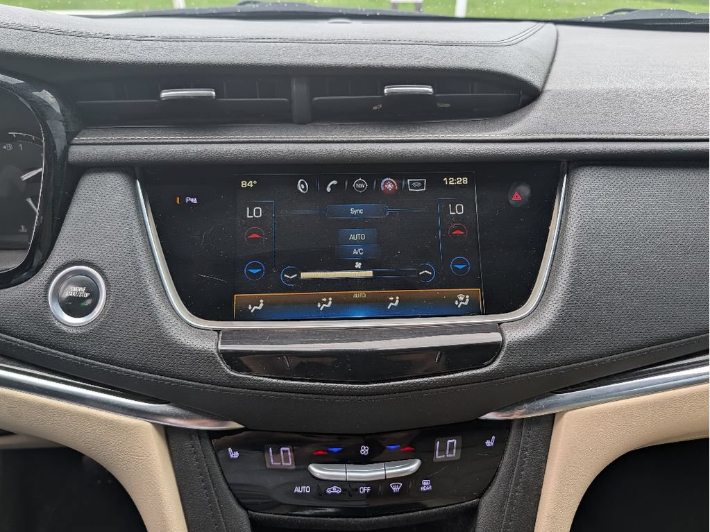 Used 2018 Cadillac XT5 AWD image 26