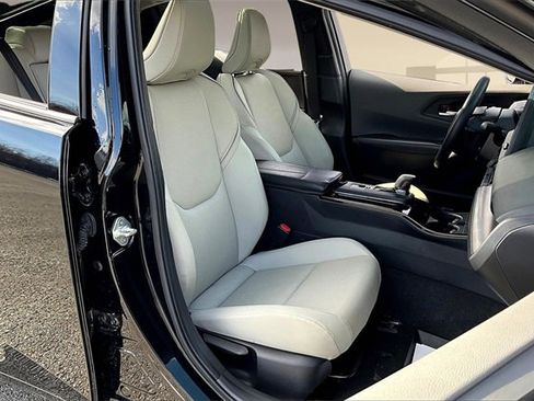 Used 2024 Toyota Prius XLE image 25