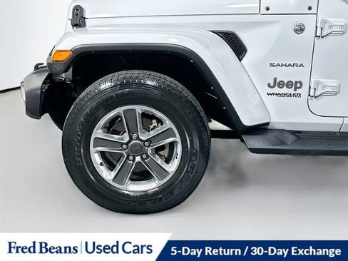 Used 2022 Jeep Wrangler Unlimited Sahara image 32
