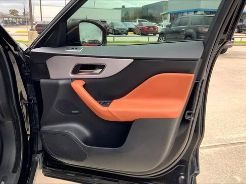 Used 2019 Jaguar F-PACE Portfolio image 22