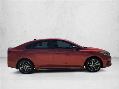 Used 2023 Kia Forte GT-Line w/ GT-Line Premium Package FWD image 4