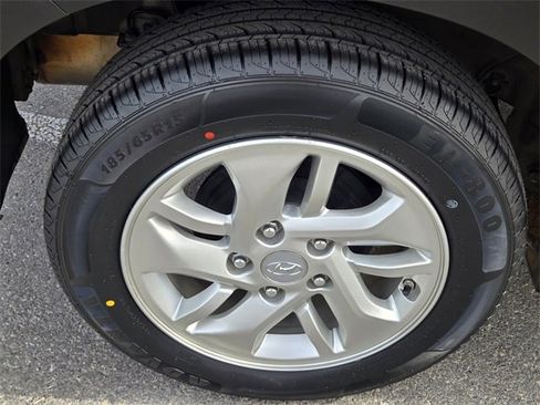 Used 2024 Hyundai Venue SE image 10