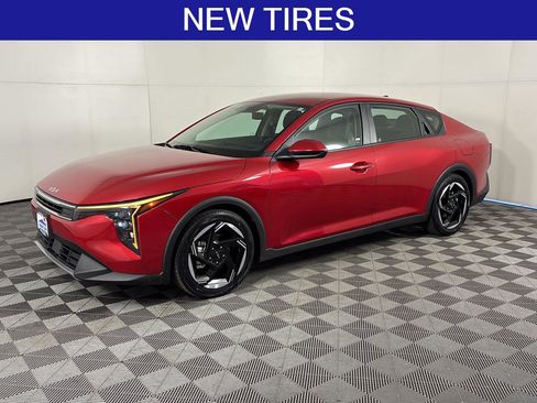 Used 2025 Kia K4 EX image 1