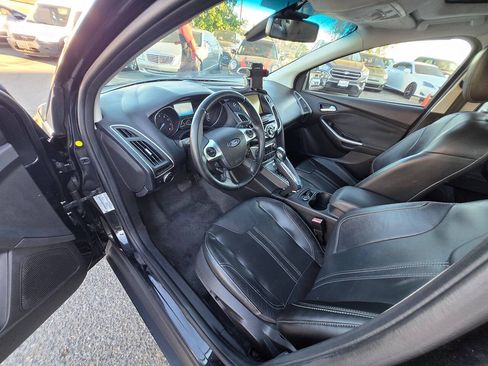 Used 2012 Ford Focus Titanium FWD image 22