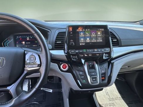 Used 2023 Honda Odyssey Touring image 11