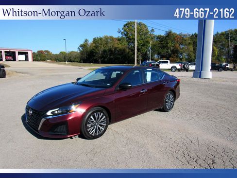 Used 2024 Nissan Altima 2.5 SV image 4
