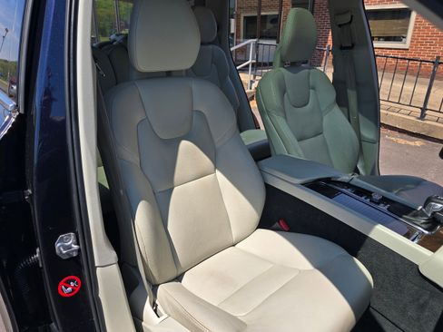 Used 2017 Volvo XC90 T6 Momentum w/ Vision Package AWD/4WD image 14