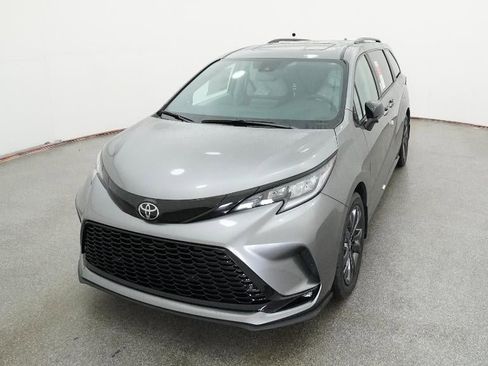 New 2026 Toyota Sienna XSE image 16