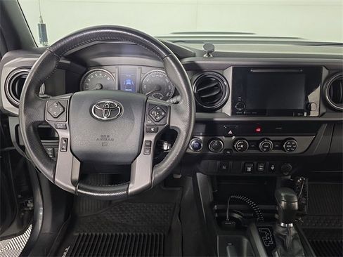 Used 2019 Toyota Tacoma TRD Sport image 10