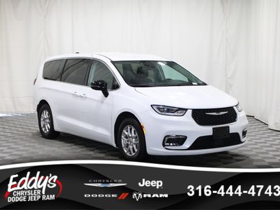 Used 2024 Chrysler Pacifica Touring-L