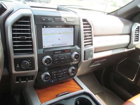 Used 2019 Ford F250 King Ranch w/ King Ranch Ultimate Package AWD/4WD image 32