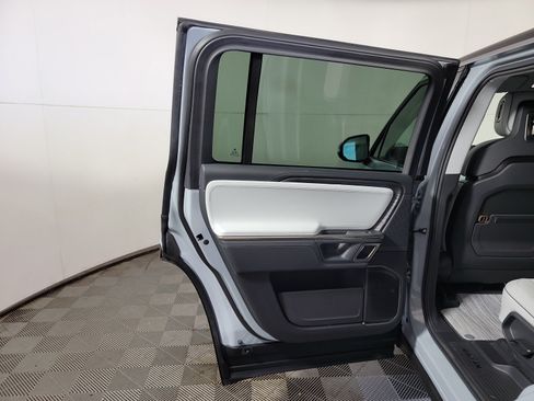 Used 2024 Rivian R1S Adventure AWD/4WD image 17