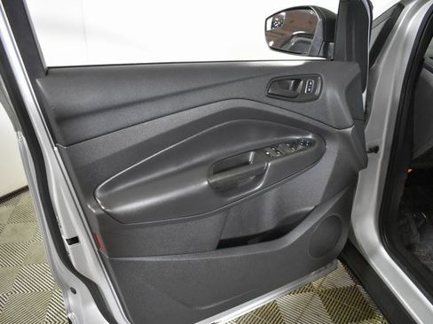 Used 2017 Ford Escape S image 7