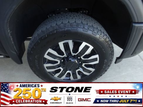Certified 2025 GMC Sierra 2500 Denali Ultimate AWD/4WD image 12