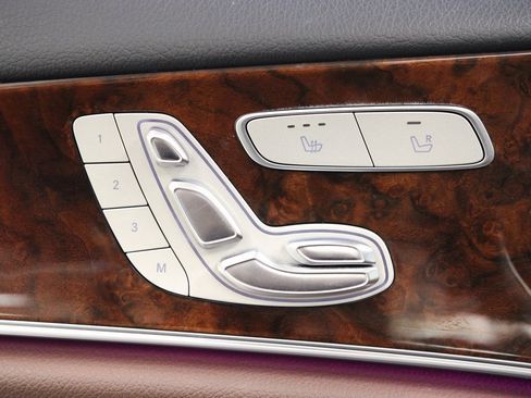 Used 2018 Mercedes-Benz E 400 E 400 image 22