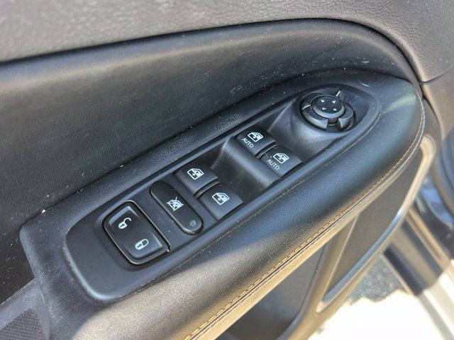 Used 2018 Jeep Compass Latitude w/ Popular Equipment Group FWD image 12