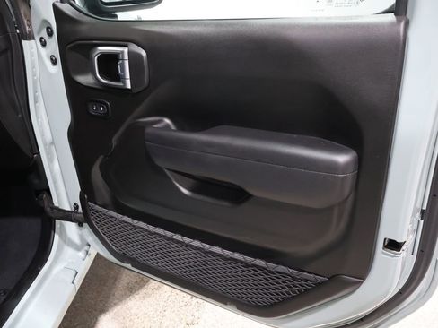 Used 2024 Jeep Wrangler Unlimited w/ Convenience Group image 23