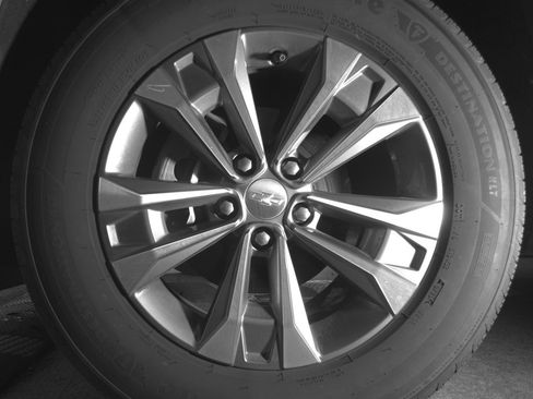 Used 2025 Chevrolet Equinox LT FWD image 12