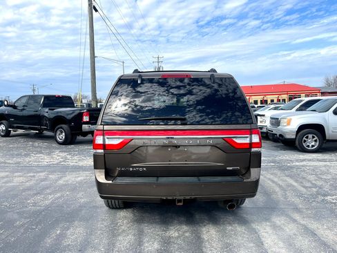 Used 2015 Lincoln Navigator 4WD w/ Equipment Group 101A Reserve image 4
