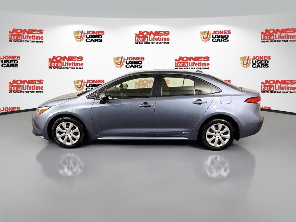Certified 2025 Toyota Corolla LE AWD/4WD image 13