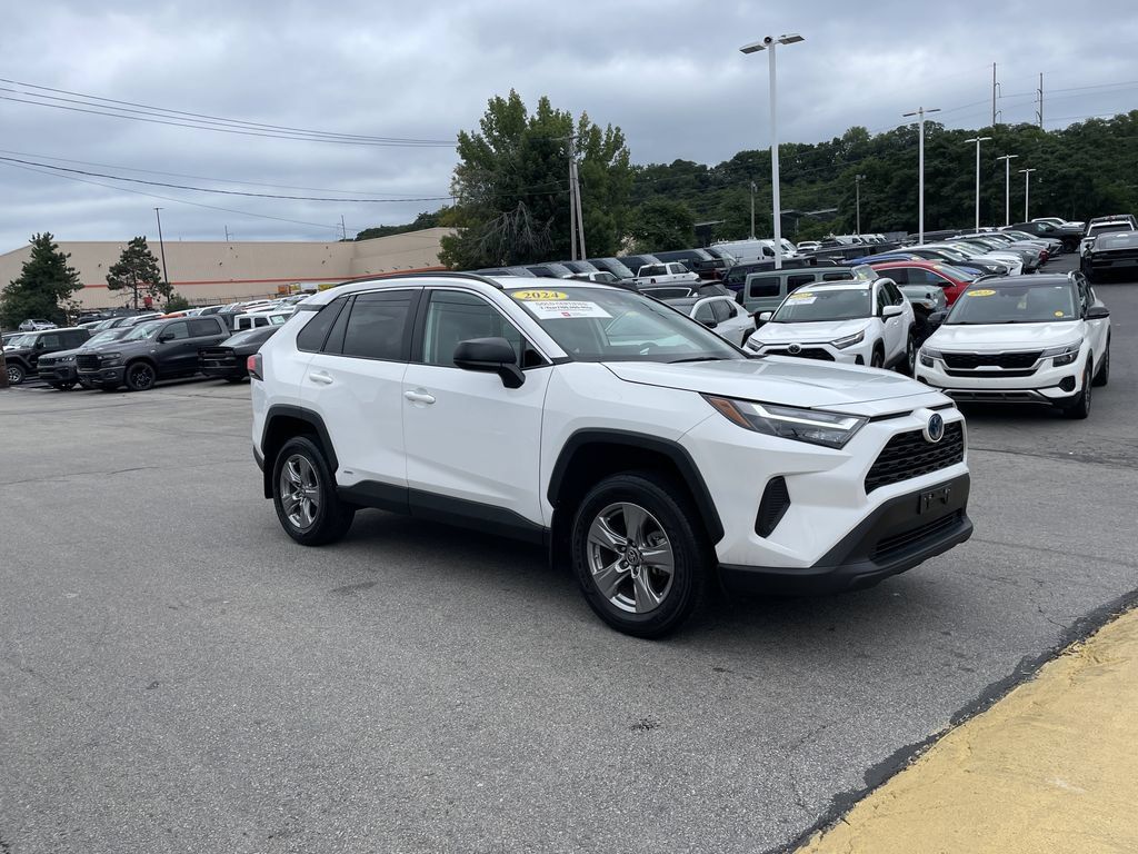Certified 2024 Toyota RAV4 LE AWD/4WD image 6