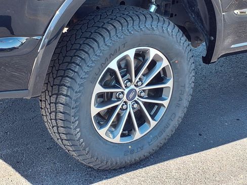 Used 2018 Ford F150 XLT w/ Equipment Group 302A Luxury AWD/4WD image 27