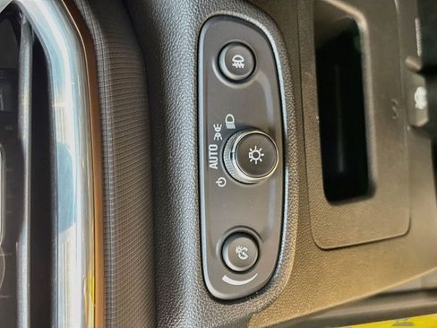 Used 2023 Chevrolet TrailBlazer ACTIV w/ Sun and Liftgate Package AWD/4WD image 10