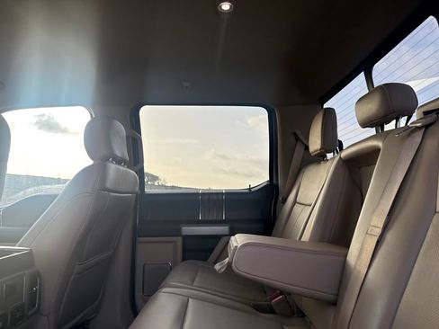 Used 2019 Ford F150 Lariat RWD image 31