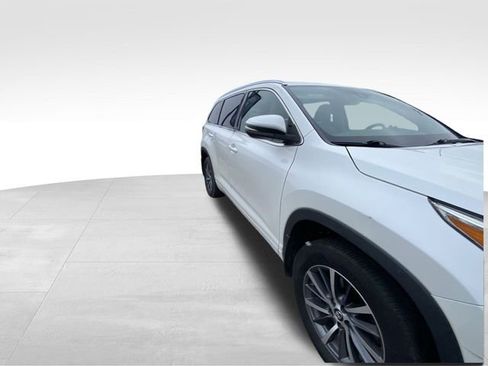 Used 2017 Toyota Highlander XLE image 13