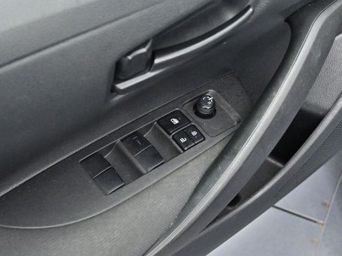 Used 2022 Toyota Corolla LE image 10