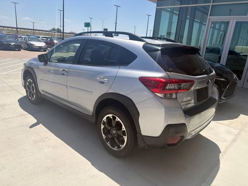 Used 2022 Subaru Crosstrek 2.0i AWD/4WD image 6