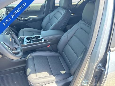 New 2026 Chevrolet Equinox LT w/ Convenience Package II FWD image 11