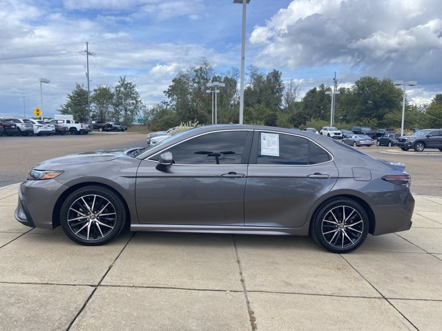 Used 2024 Toyota Camry SE w/ Convenience Package FWD image 6