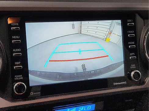 Certified 2022 Toyota Tacoma TRD Off-Road image 17