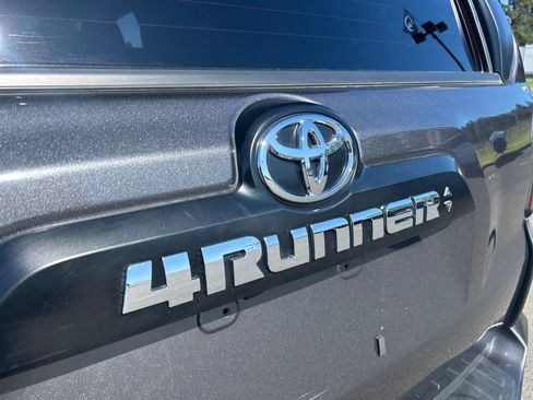 Used 2022 Toyota 4Runner TRD Off-Road Premium w/ Moonroof Package AWD/4WD image 35