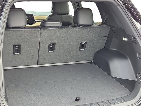New 2026 Chevrolet Equinox ACTIV w/ Convenience Package III AWD/4WD image 8