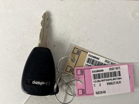 Used 2017 Jeep Wrangler Unlimited Rubicon w/ Dual Top Group AWD/4WD image 9