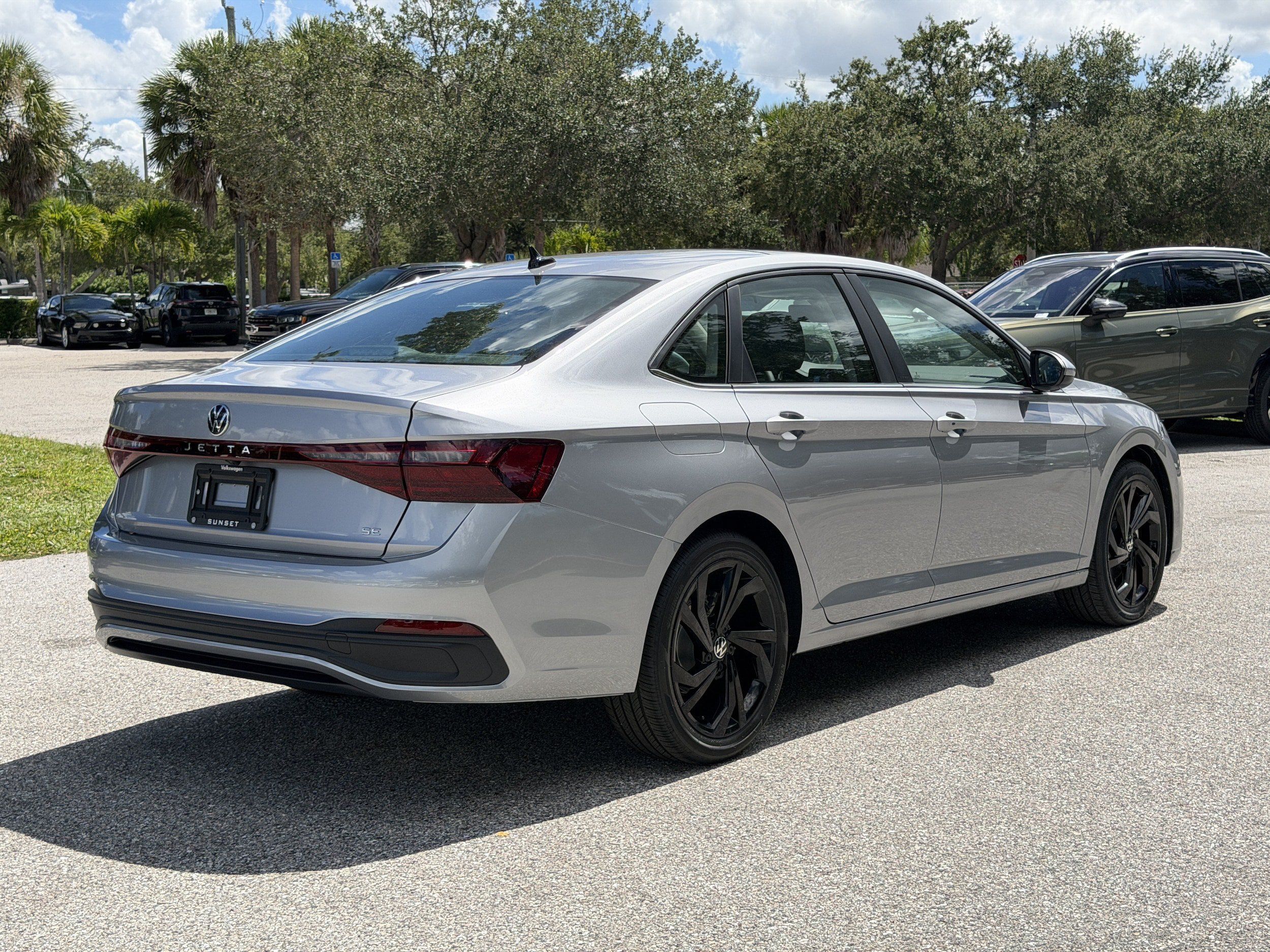 New 2027 Volkswagen Jetta SE FWD image 7