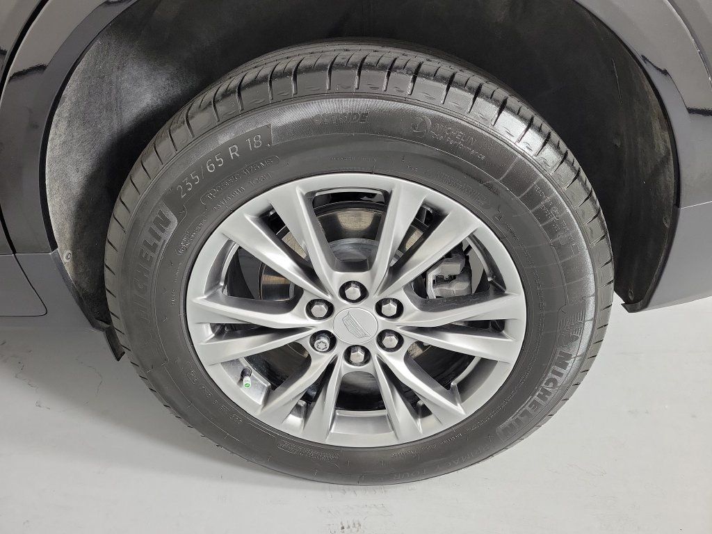 Used 2023 Cadillac XT5 Premium Luxury w/ Technology Package FWD image 11