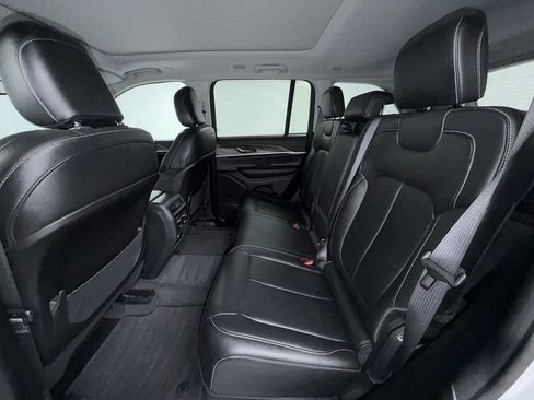 Used 2023 Jeep Grand Cherokee Limited AWD/4WD image 7