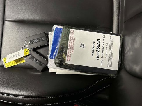 Used 2023 Jeep Grand Cherokee L Limited image 37