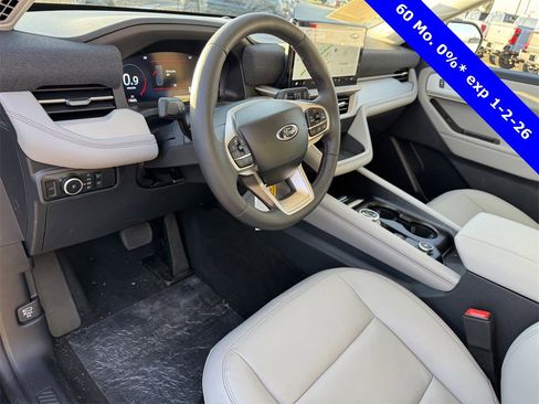 Used 2025 Ford Explorer Active w/ Active Comfort Package image 10