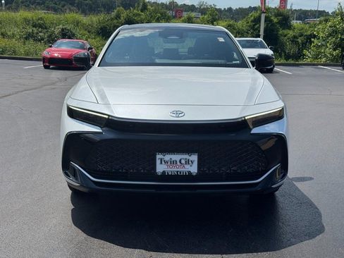 Certified 2026 Toyota Crown Platinum AWD/4WD image 11